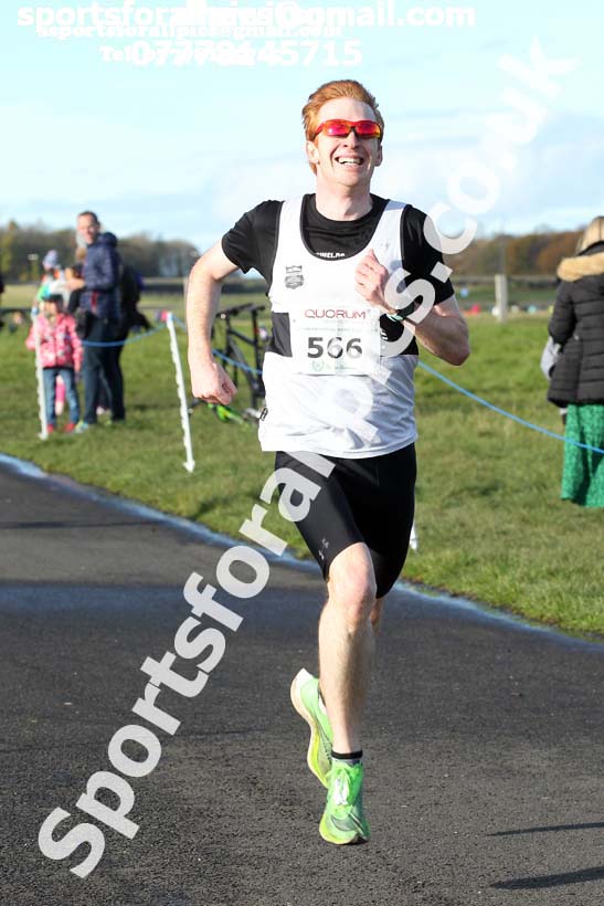 Senior men and women, Heaton Memorial 10k Road Race, Town Moor, Newcastle.  Photo: David T. Hewitson/Sports for All Pics